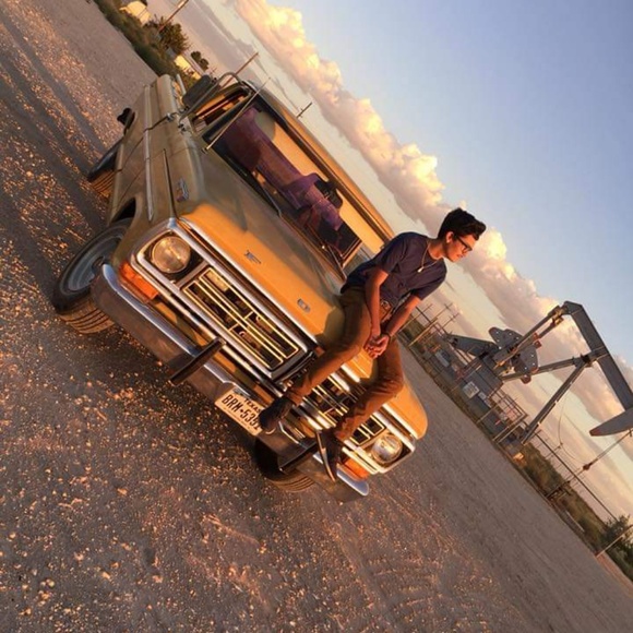 Meet your Posher, Ary - Picture 1 of 1